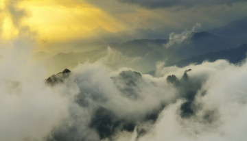 Картинка природа горы облака лучи