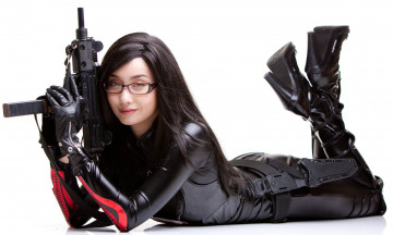 Картинка разное cosplay+ косплей cosplay девушка азиатка модель силикон чёрный очки поза автомат оружие взгляд alodia+gosiengfiao
