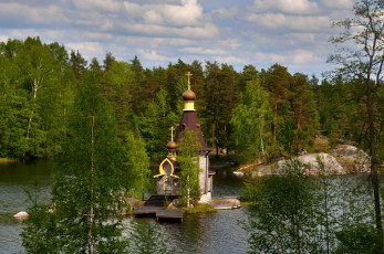 обоя river, church, города, православные, церкви, монастыри, остров, река, церковь