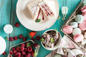 Картинка еда пирожные +кексы +печенье пирожное ягода малина печенье скатерть