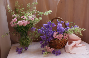 Картинка цветы букеты +композиции букет лето корзина колокольчики полевые гвоздика натюрморт