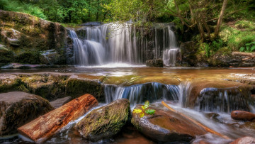 Картинка природа водопады водопад лес камни