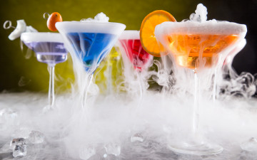 Картинка еда напитки +коктейль бокалы stemware разноцветный коктейль апельсин лед cocktail пар drinks