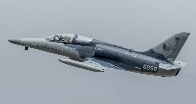 Обои картинки фото alca, авиация, боевые самолёты, истребитель