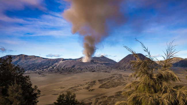 Обои картинки фото природа, стихия, вулкан, извержение, Ява, индонезия