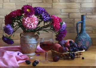 Картинка еда натюрморт персики астры виноград кувшин сливы