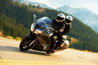 Картинка мотоциклы yamaha 2013 fjr1300a