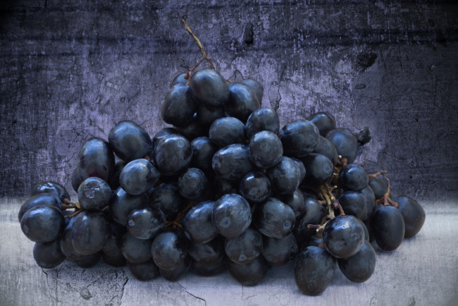 Обои картинки фото еда, виноград, синий, ягоды