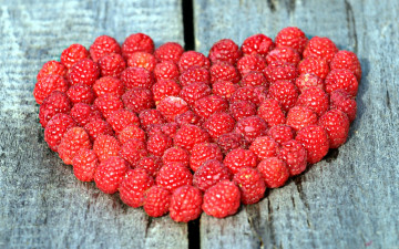 Картинка еда малина сердечко ягоды спелые