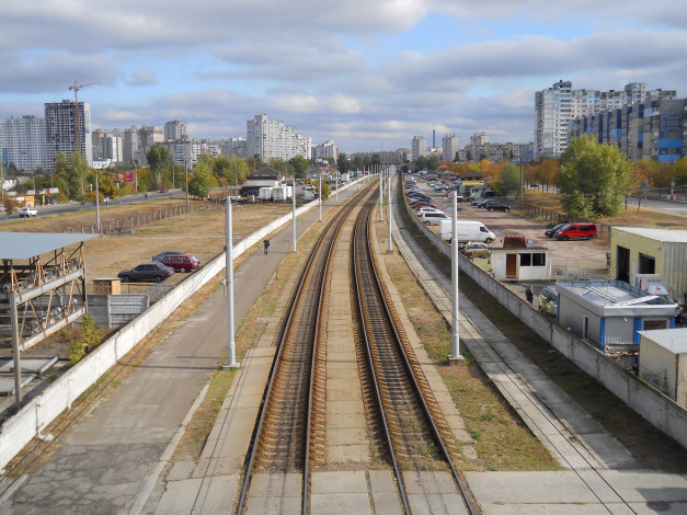 Обои картинки фото троещина в киеве, города, киев , украина, осень, троещина, трамвайные, пути, киев