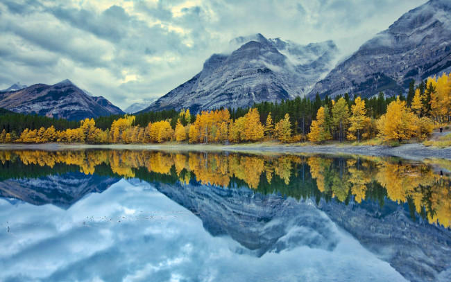 Обои картинки фото природа, реки, озера, alberta, canada, осень, озеро, kananaskis, country
