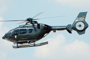 Картинка ec-135 авиация вертолёты вертушка
