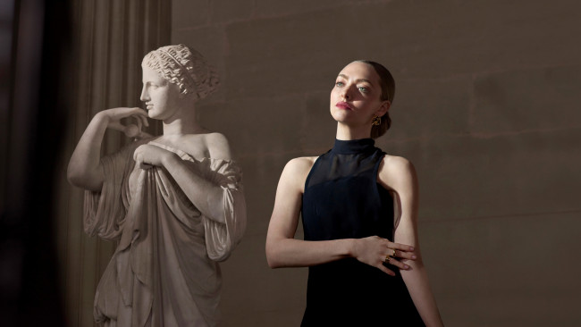 Обои картинки фото amanda seyfried lancome louvre 2023, девушки, amanda seyfried, аманда, сейфрид, lancome, louvre, фотосессия, франция, диана, габи, богиня, охоты