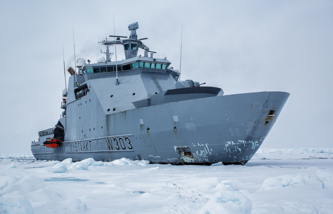 Обои картинки фото norwegian, coast, guard, svalbard, корабли, ледоколы, norway, льды, kv, nocgv, ледокол, норвегия, патрульное, судно