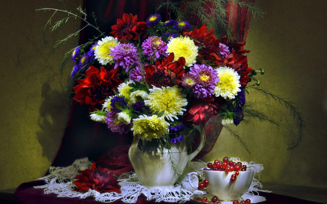 Обои картинки фото цветы, букеты,  композиции, георгины, хризантемы