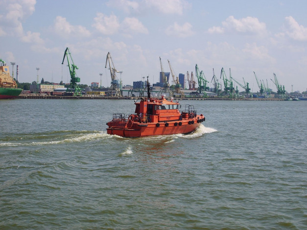 Обои картинки фото клайпедском, порту, корабли, катера