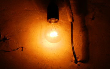 Картинка разное осветительные приборы лампа свет провода стена