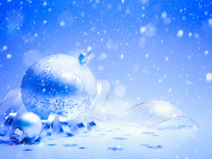 Картинка праздничные шарики мишура снег