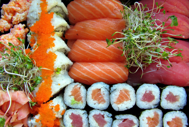 Обои картинки фото еда, рыба,  морепродукты,  суши,  роллы, кресс, икра, роллы, суши