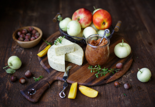Обои картинки фото еда, разное, фундук, джем, яблоки, сыр