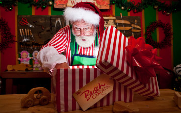 Картинка праздничные дед+мороз +санта+клаус санта бант подарок коробка