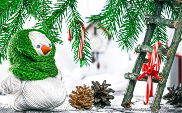 Картинка праздничные снеговики шишки лесенка бант