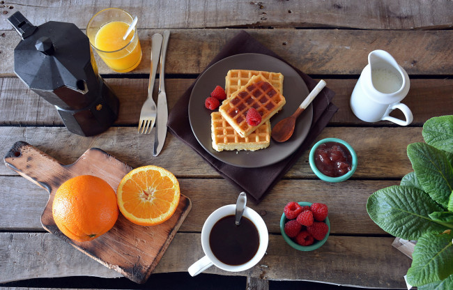 Обои картинки фото еда, разное, вафли, малина, апельсины, сок, кофе, джем