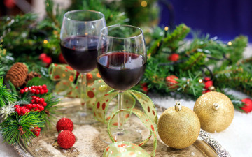 обоя праздничные, угощения, вино, бокалы, шарики
