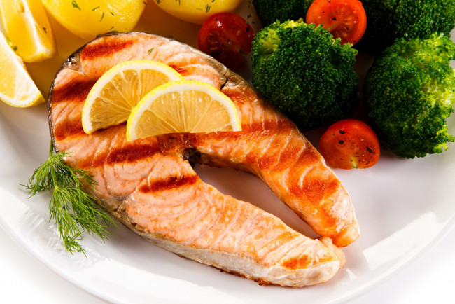 Обои картинки фото еда, рыбные блюда,  с морепродуктами, брокколи, лимон, форель