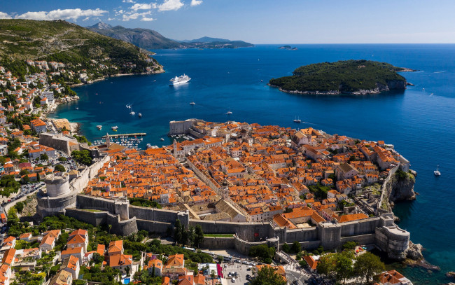 Обои картинки фото dubrovnik, croatia, города, дубровник , хорватия, город, курорт, круизный, лайнер, дубровник, лето, побережье, адриатическое, море