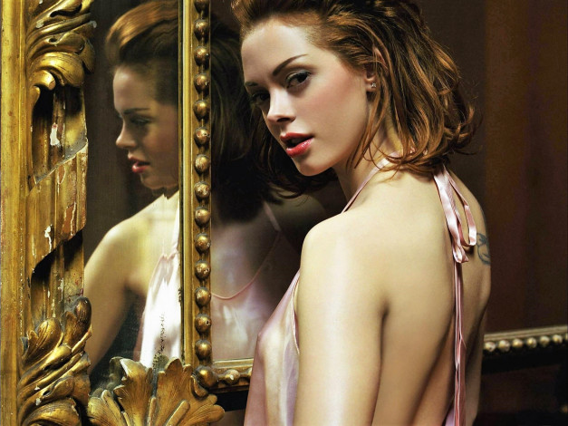 Обои картинки фото девушки, rose mcgowen, актриса, зеркало