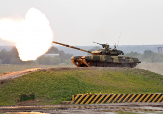 Картинка техника военная выстрел пламя гора россия танк