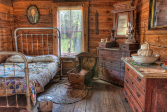 Картинка интерьер спальня портрет трюмо кувшин колыбель горшок зеркало кровать