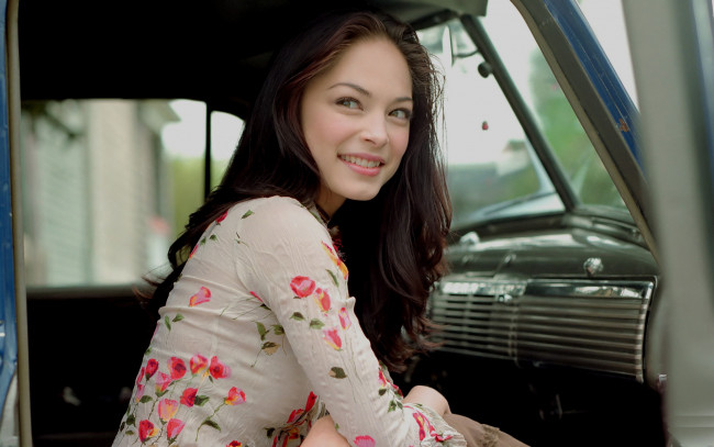 Обои картинки фото Kristin Kreuk, девушки, , , улыбка