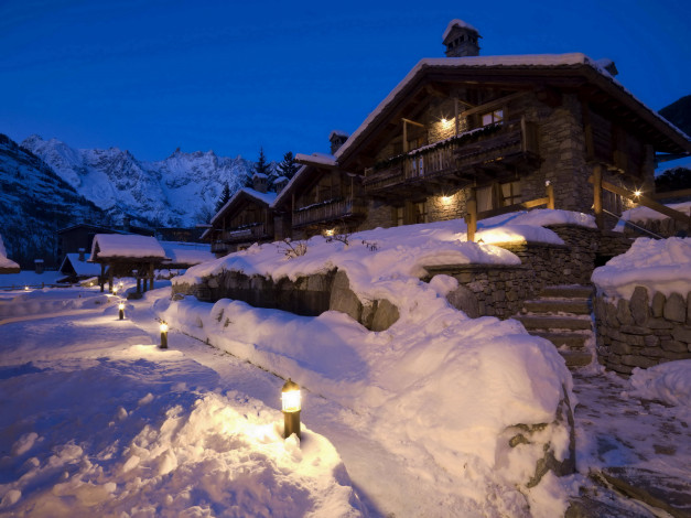 Обои картинки фото курмайор, courmayeur, италия, города, здания, дома, курорт, снег