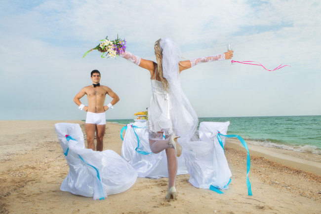 Обои картинки фото разное, мужчина женщина, море, невеста, жених, пляж