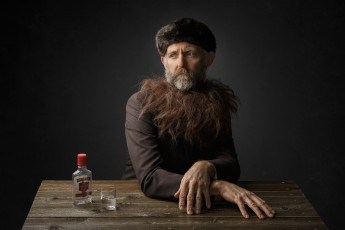 Картинка fred+pagles мужчины -+unsort студия портрет водка стопка
