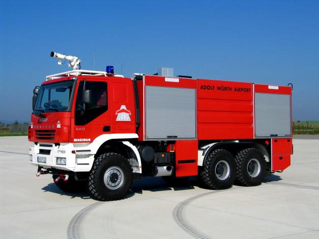 Обои картинки фото автомобили, пожарные машины, iveco, magirus, trakker, 440, 6x6, красная