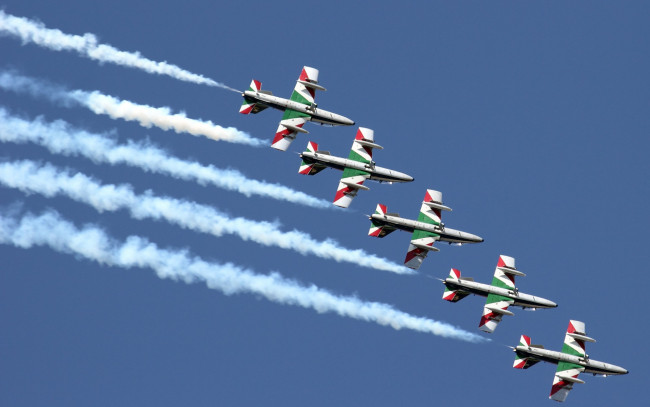 Обои картинки фото авиация, другое, aermacchi, mb-339, ввс, италии, группа, пилотажная