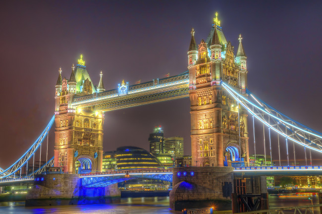 Обои картинки фото tower bridge at darkest night, города, лондон , великобритания, ночь, река, мост, огни