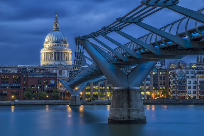 Обои картинки фото st pauls cathedral, города, лондон , великобритания, река, мост, собор, ночь