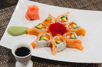 Картинка еда рыба +морепродукты +суши +роллы кухня роллы икра васаби имбирь японская