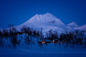 обоя города, - пейзажи, дома, ночь, снег, горы, зима, норвегия