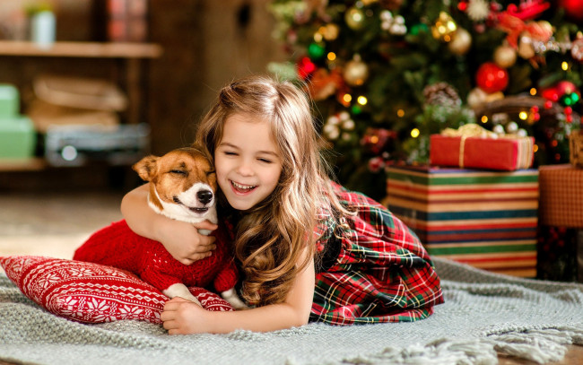 Обои картинки фото разное, дети, девочка, собака, подарки, ёлка