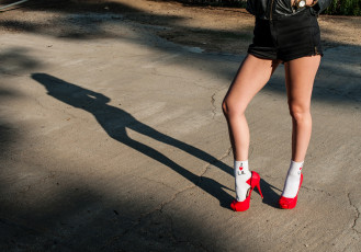 обоя девушки, -unsort , женские прелести, ножки, шорты, красные, туфли
