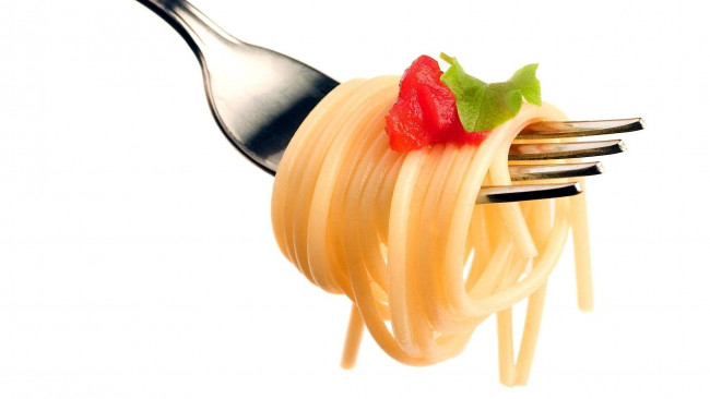 Обои картинки фото еда, макаронные блюда, спагетти, вилка