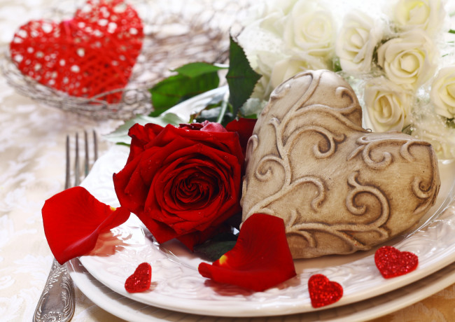 Обои картинки фото праздничные, день святого валентина,  сердечки,  любовь, тарелка, сердце, роза