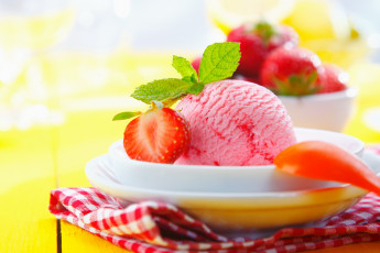 Картинка еда мороженое +десерты мята клубника клубничное