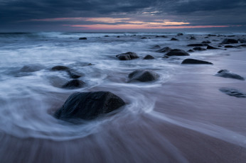 Картинка природа побережье закат небо тучи вечер камни берег тасманово море австралия