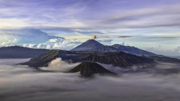 Картинка природа горы дымка вулкан бромо Ява индонезия облака небо